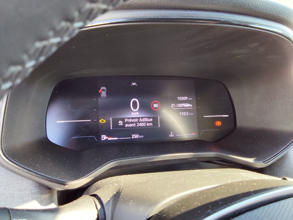 71387_p51 - RENAULT - CLIO - 2025 - photo 9