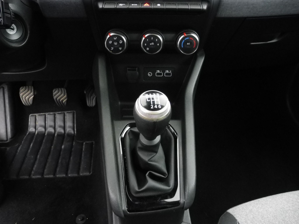 72474_p51 - RENAULT - CLIO - 2025 - photo 14