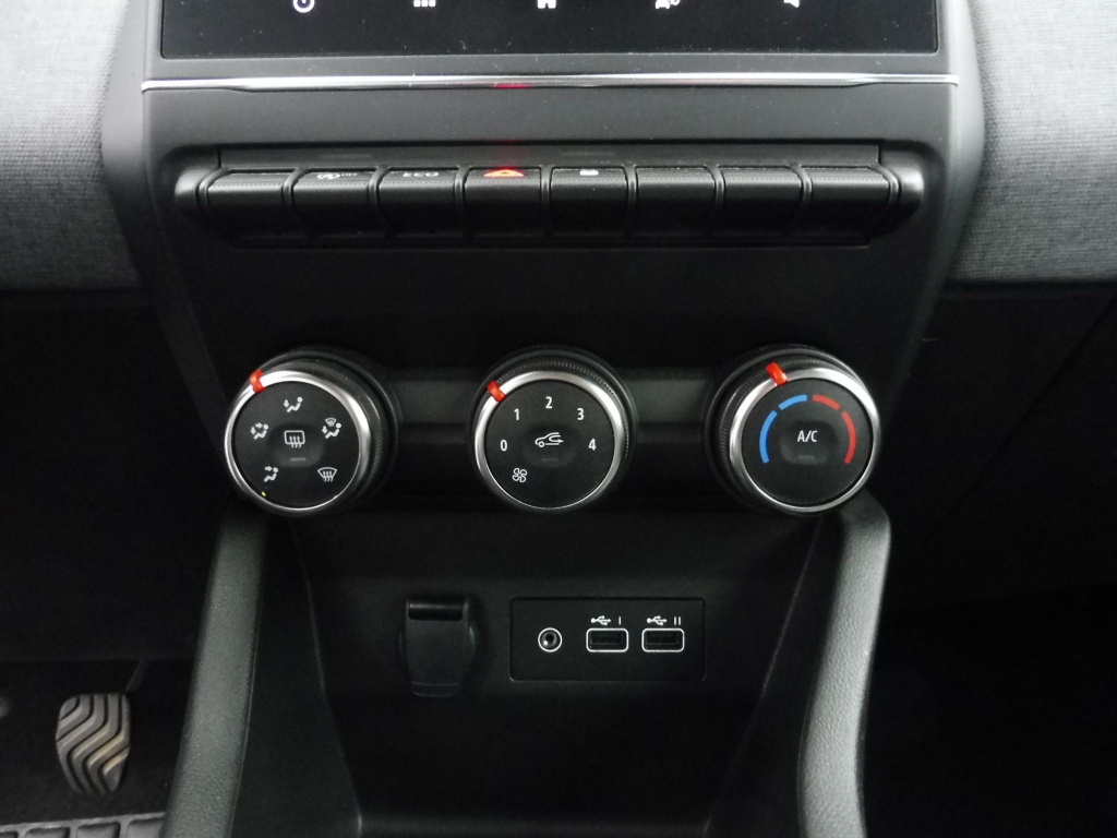 72474_p51 - RENAULT - CLIO - 2025 - photo 7