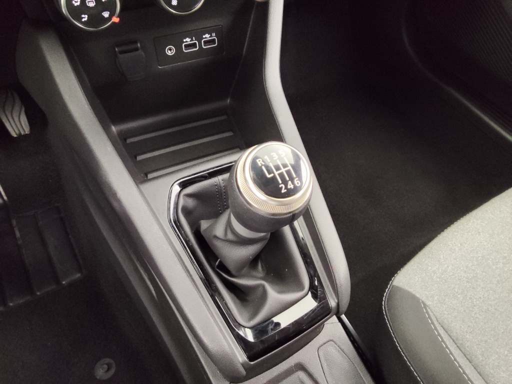 72542_p51 - RENAULT - CLIO - 2025 - photo 13