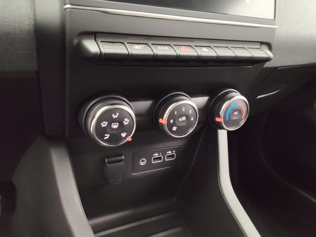 72542_p51 - RENAULT - CLIO - 2025 - photo 7