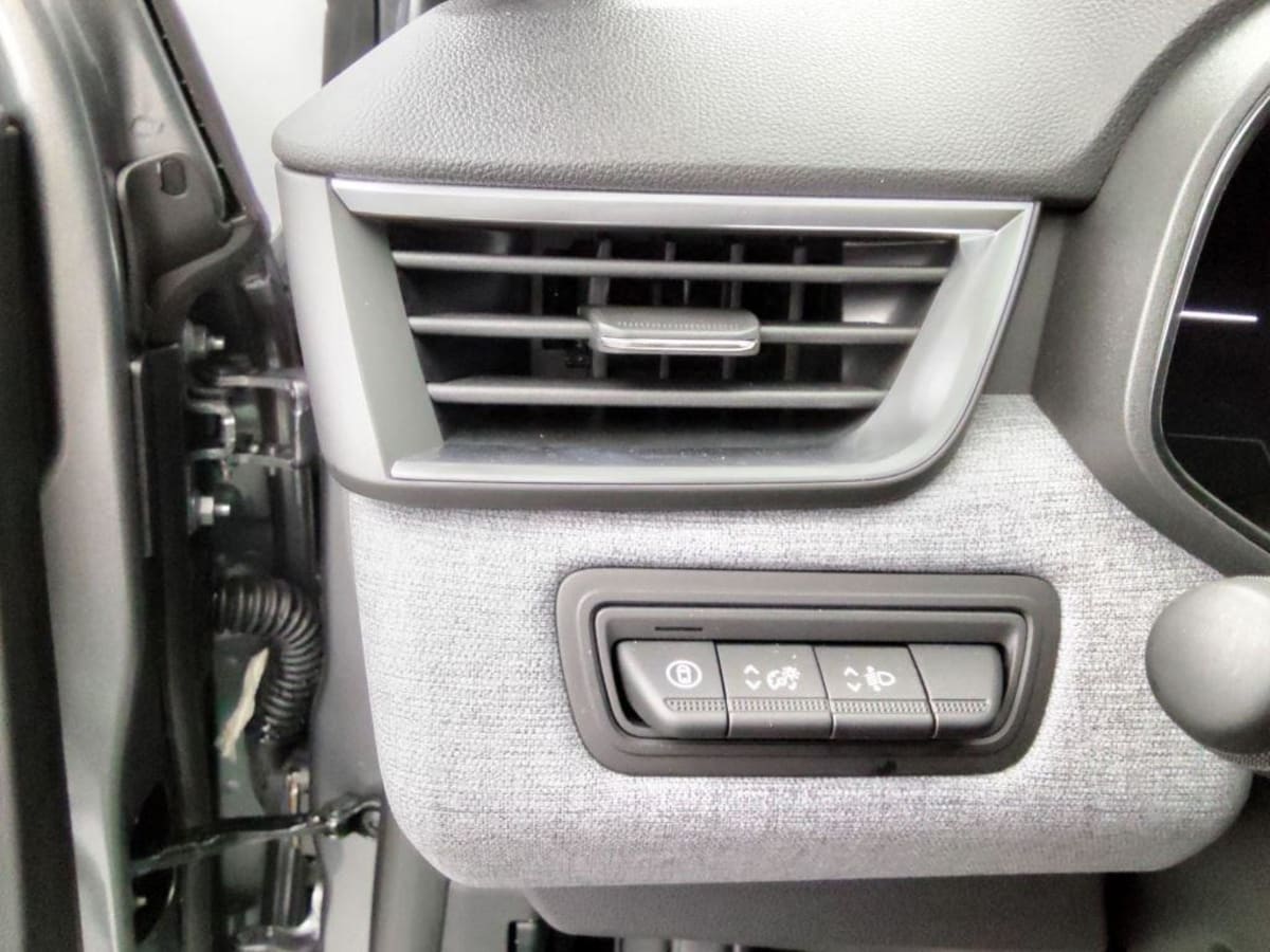 360004_p2 - RENAULT - CLIO - 2025 - photo 7