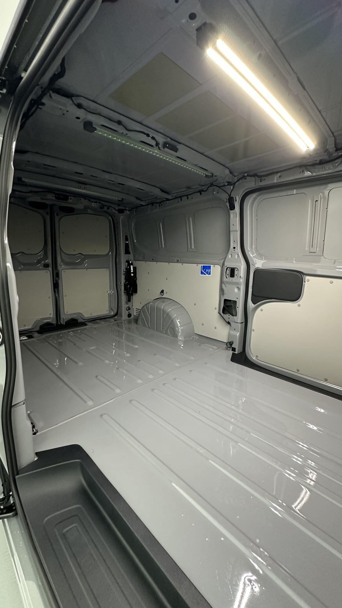 359928_p2 - VOLKSWAGEN - TRANSPORTER - 2025 - photo 8