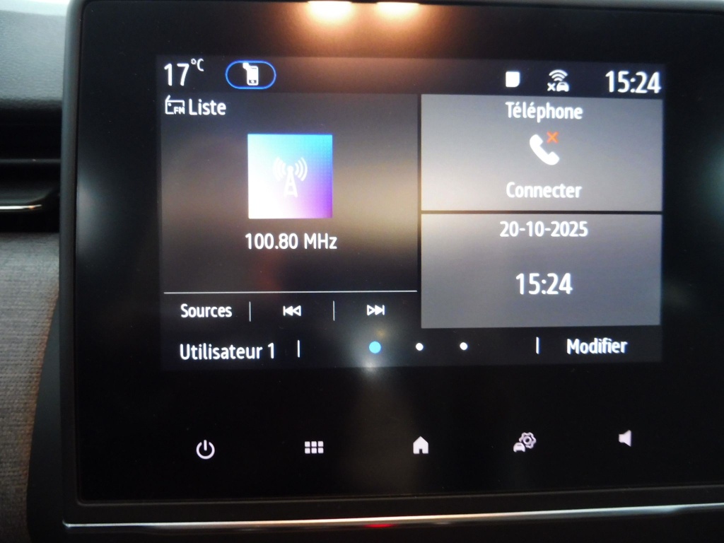 72499_p51 - RENAULT - CLIO - 2025 - photo 13