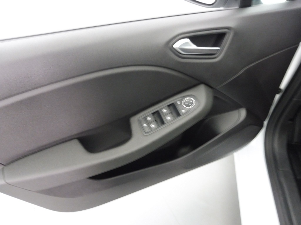 72499_p51 - RENAULT - CLIO - 2025 - photo 18