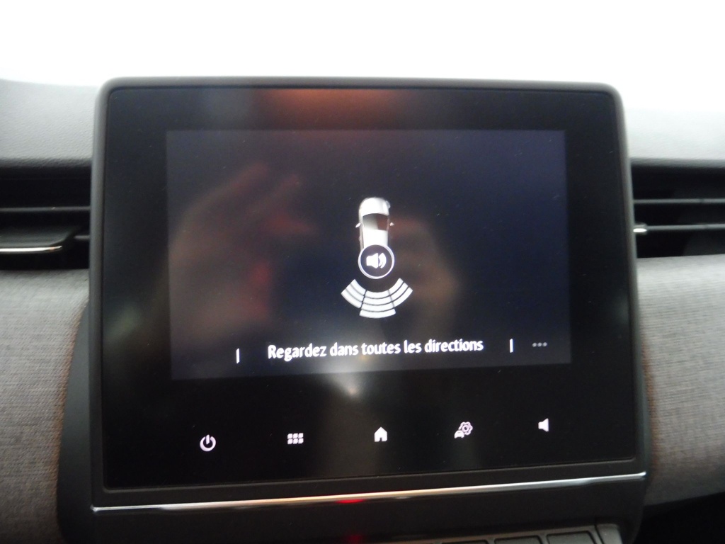 72499_p51 - RENAULT - CLIO - 2025 - photo 6