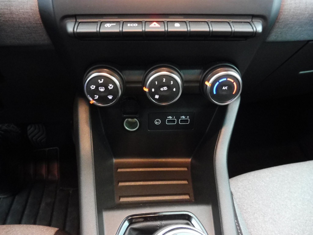 72499_p51 - RENAULT - CLIO - 2025 - photo 7