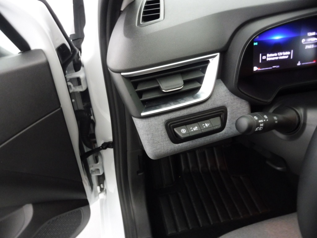 72499_p51 - RENAULT - CLIO - 2025 - photo 8