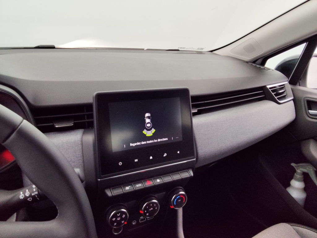 72520_p51 - RENAULT - CLIO - 2025 - photo 4