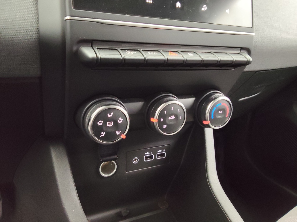 72520_p51 - RENAULT - CLIO - 2025 - photo 5