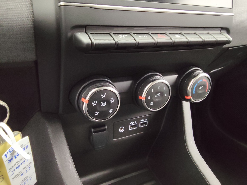 72530_p51 - RENAULT - CLIO - 2025 - photo 7