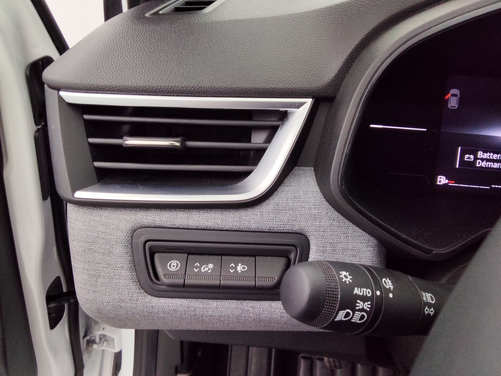 72530_p51 - RENAULT - CLIO - 2025 - photo 8