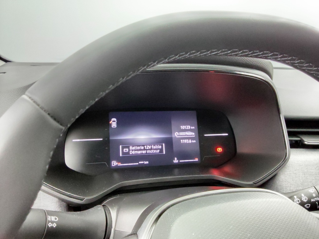 72530_p51 - RENAULT - CLIO - 2025 - photo 9