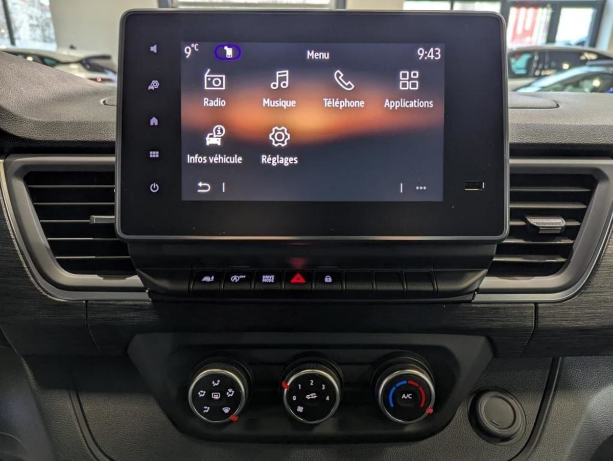 330012_p2 - RENAULT - TRAFIC - 2025 - photo 10