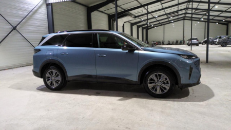 46523_p28 - PEUGEOT - 5008 - 2025