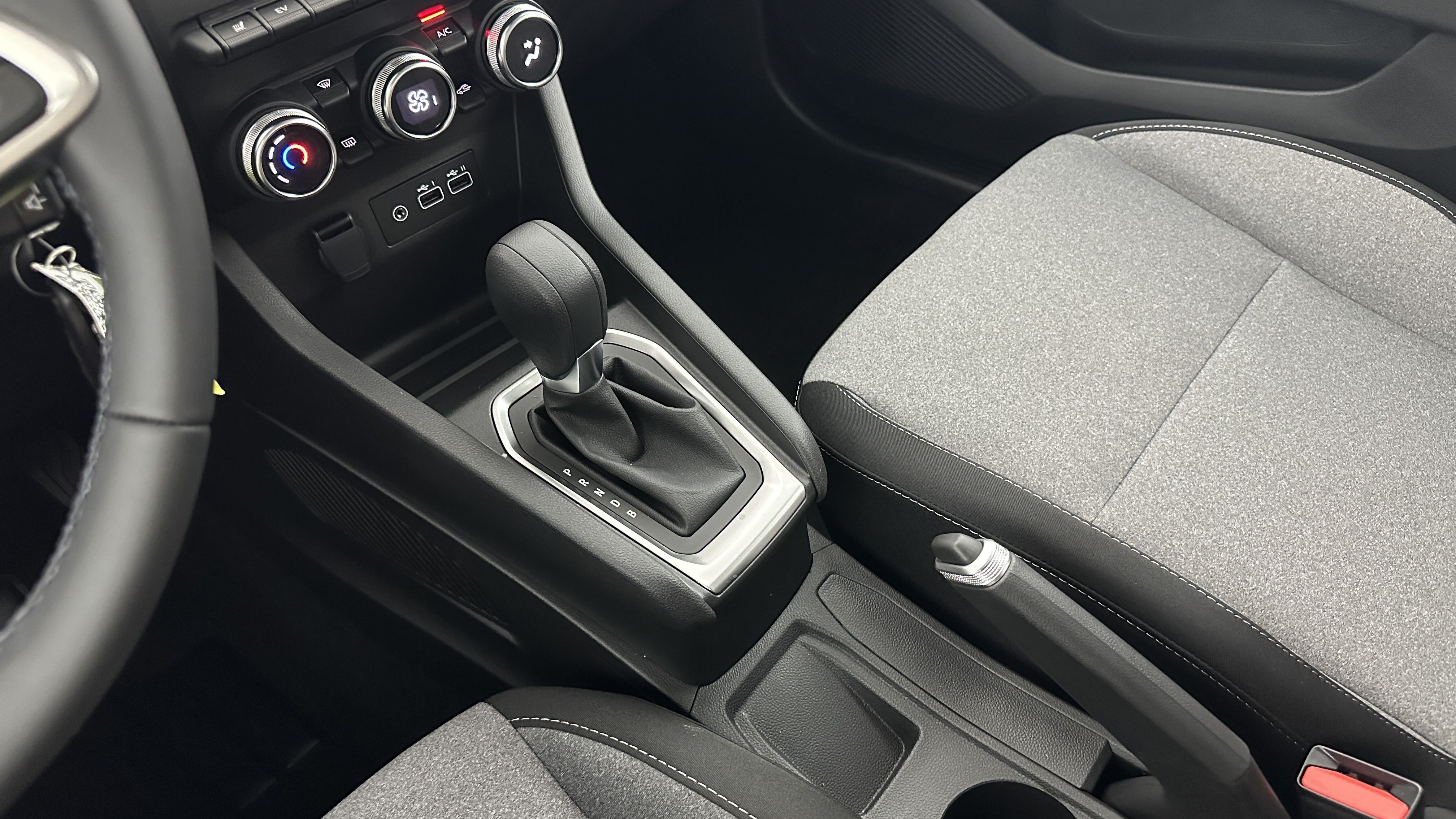 GLI00002852_p53 - RENAULT - CLIO - 2025 - photo 17