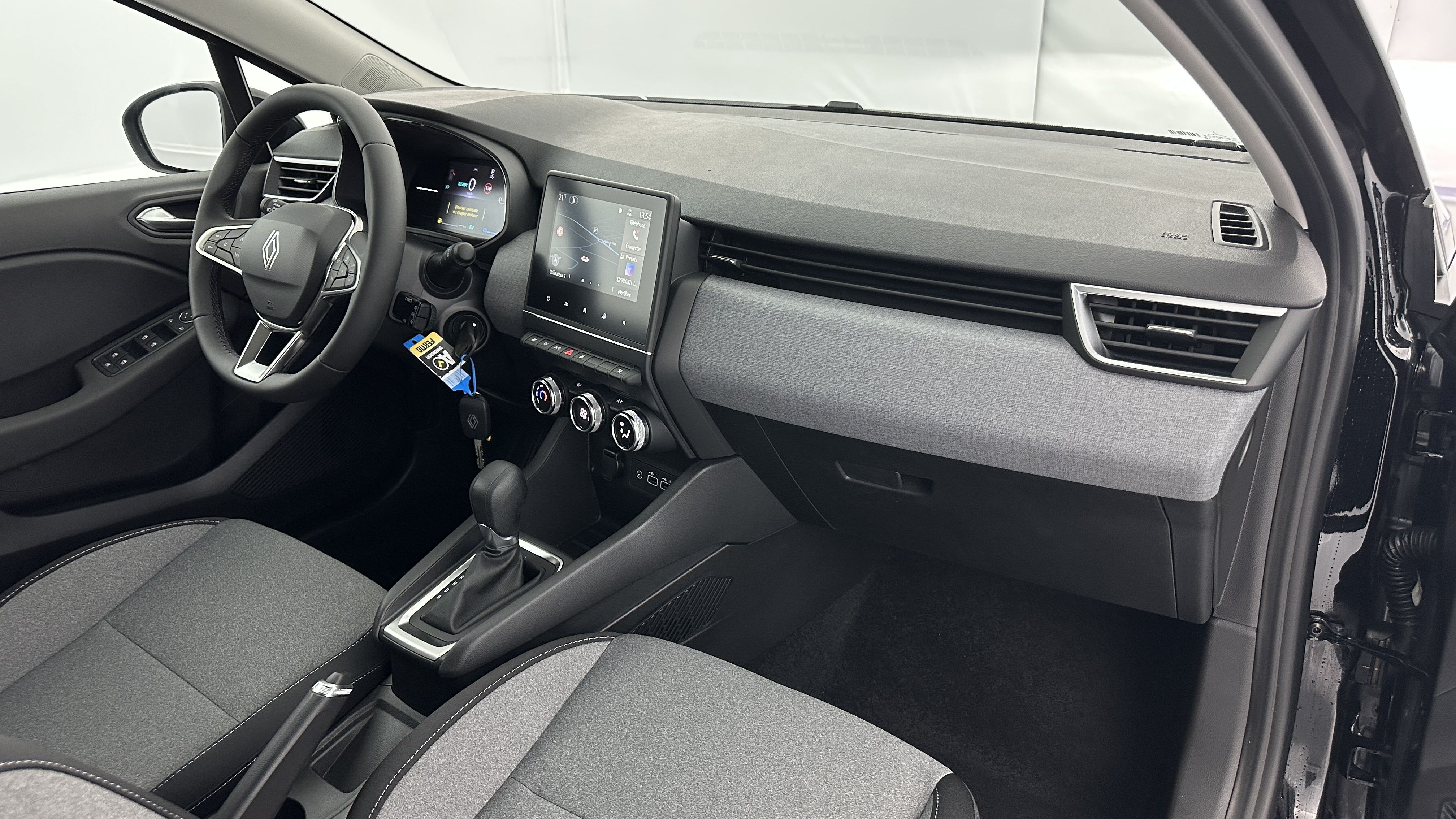 GLI00002851_p53 - RENAULT - CLIO - 2025 - photo 8