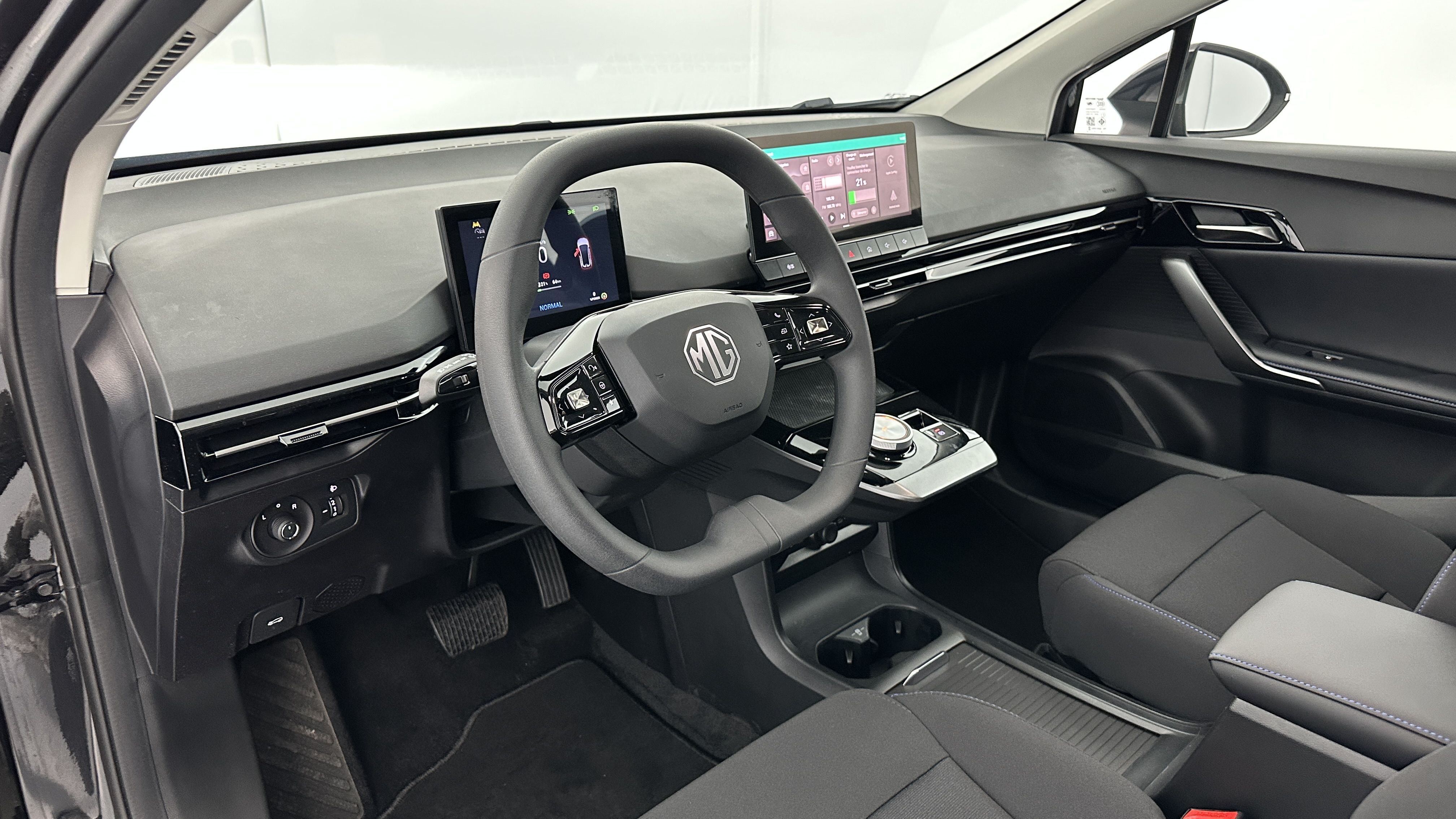 GLI00007015_p53 - MG - MG4 - 2025 - photo 6