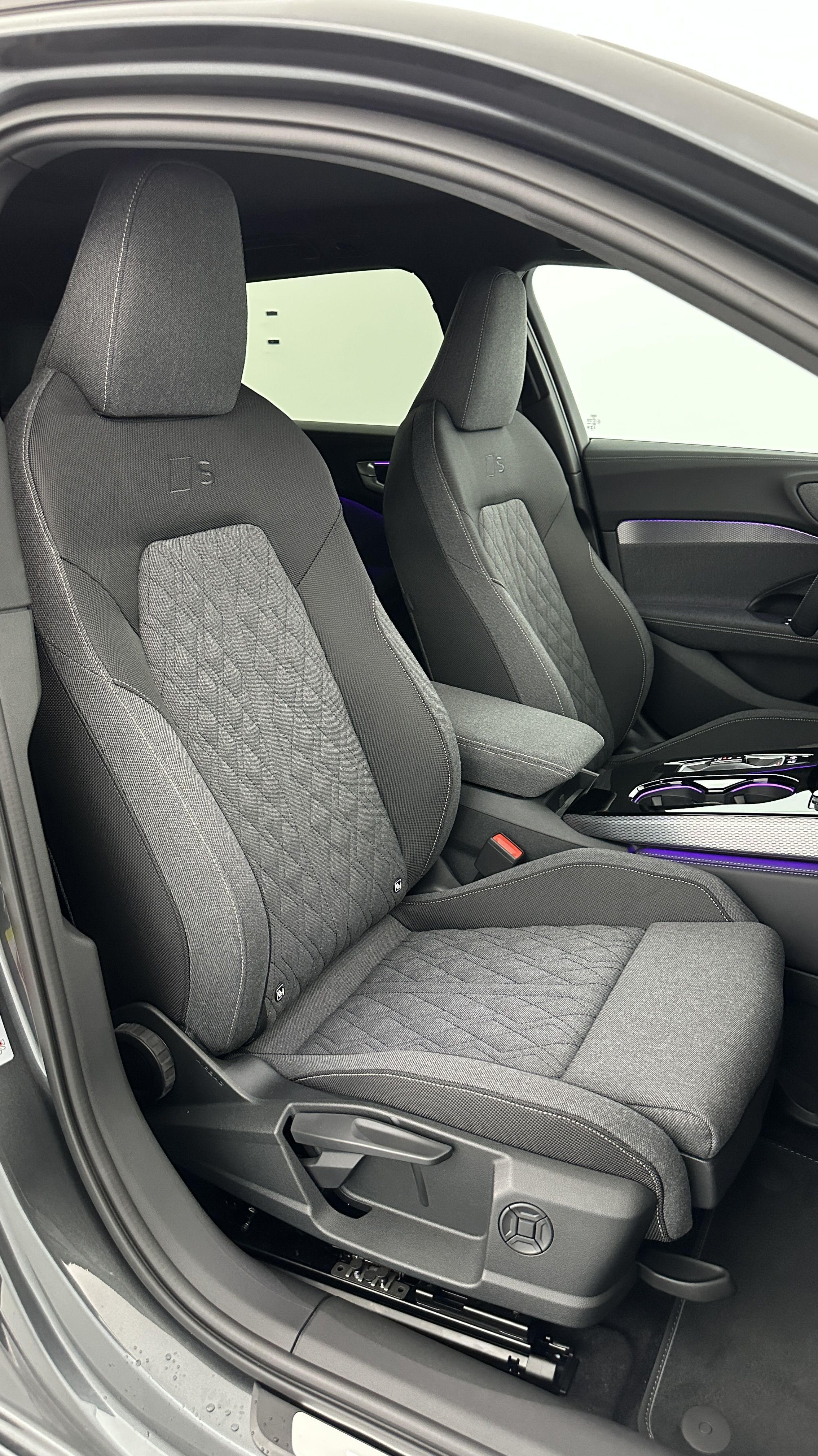 GLI00006564_p53 - AUDI - A5 - 2025 - photo 18