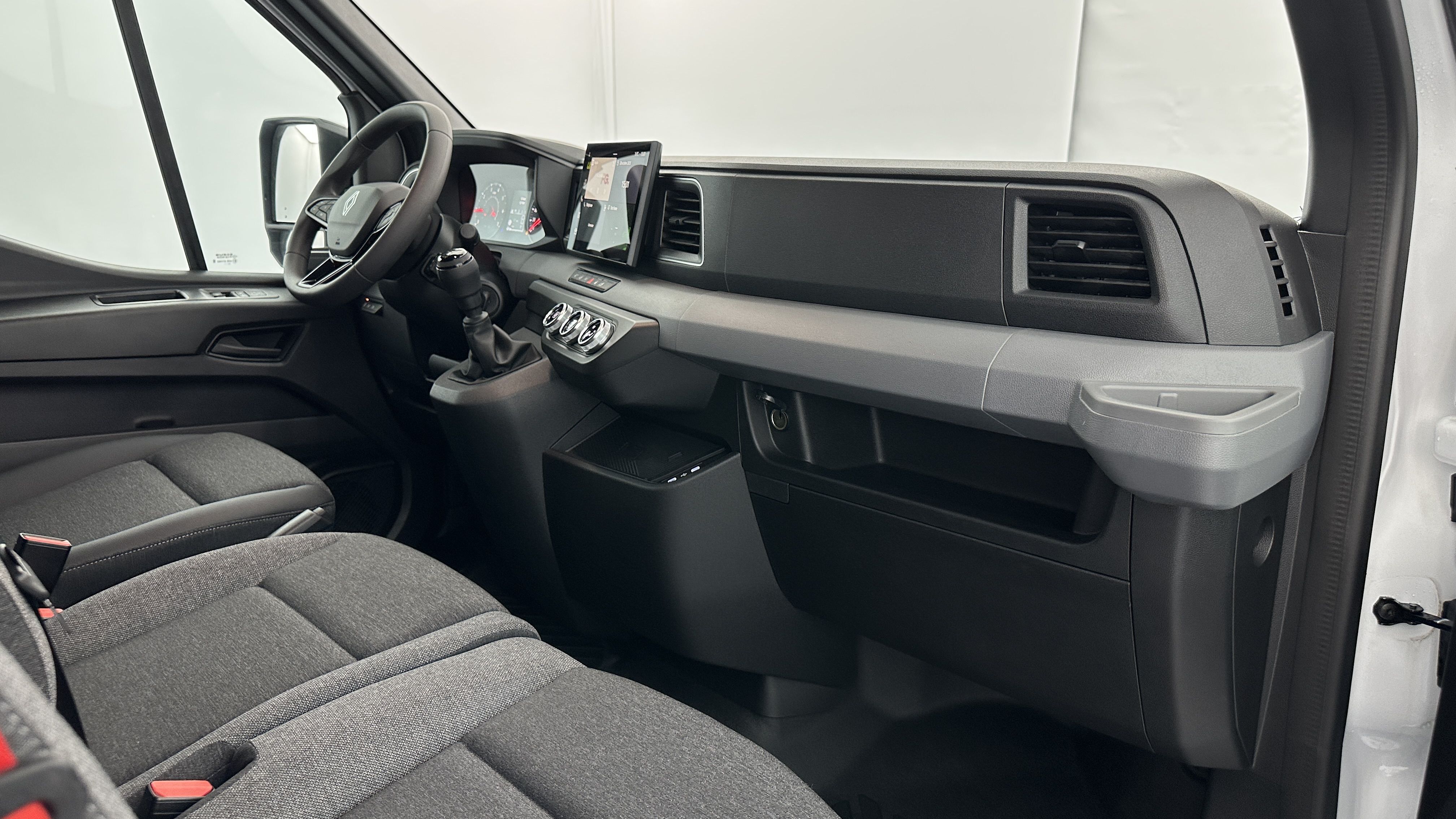 GLI00007112_p53 - RENAULT - MASTER - 2025 - photo 7