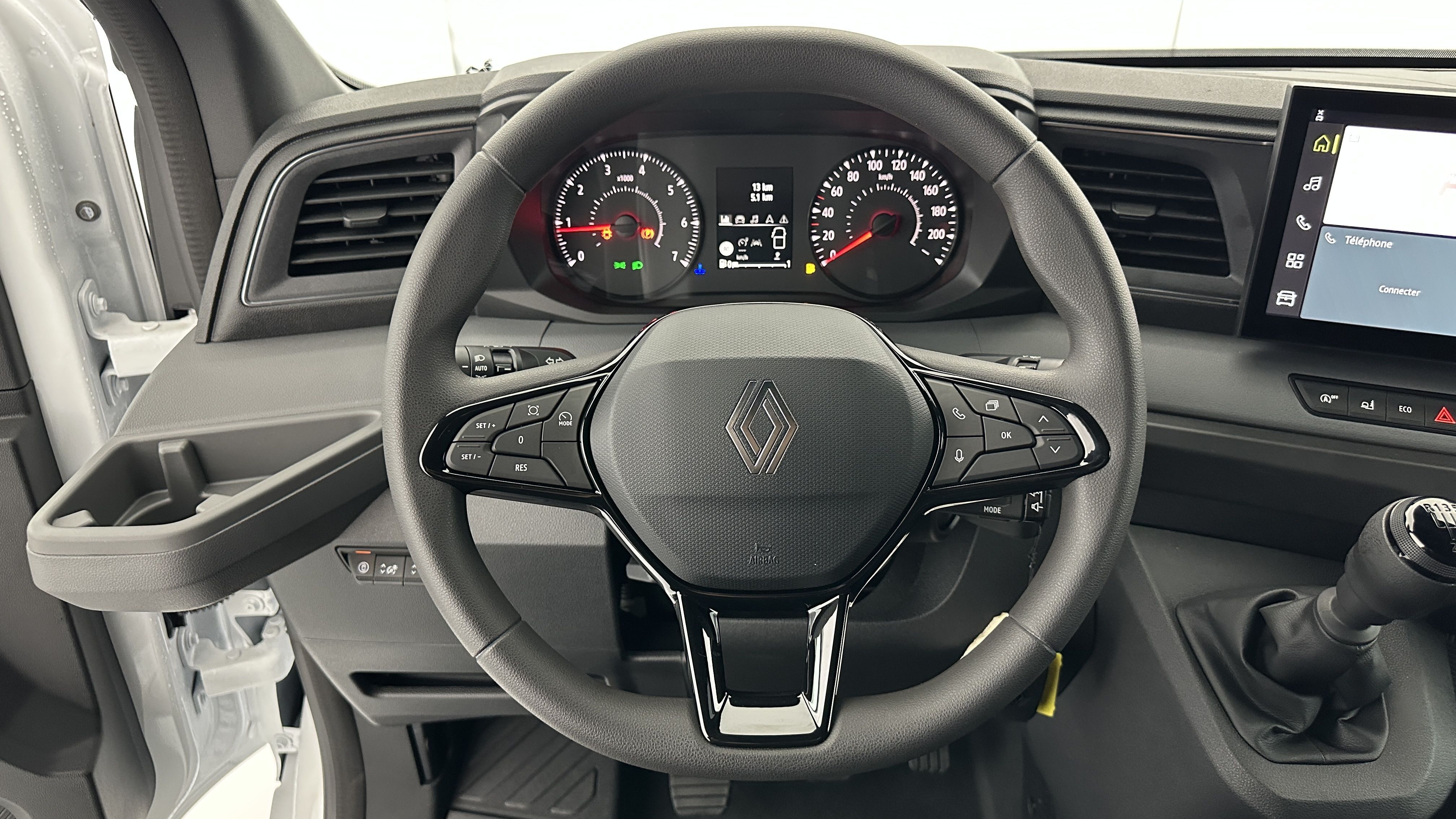 GLI00007112_p53 - RENAULT - MASTER - 2025 - photo 10