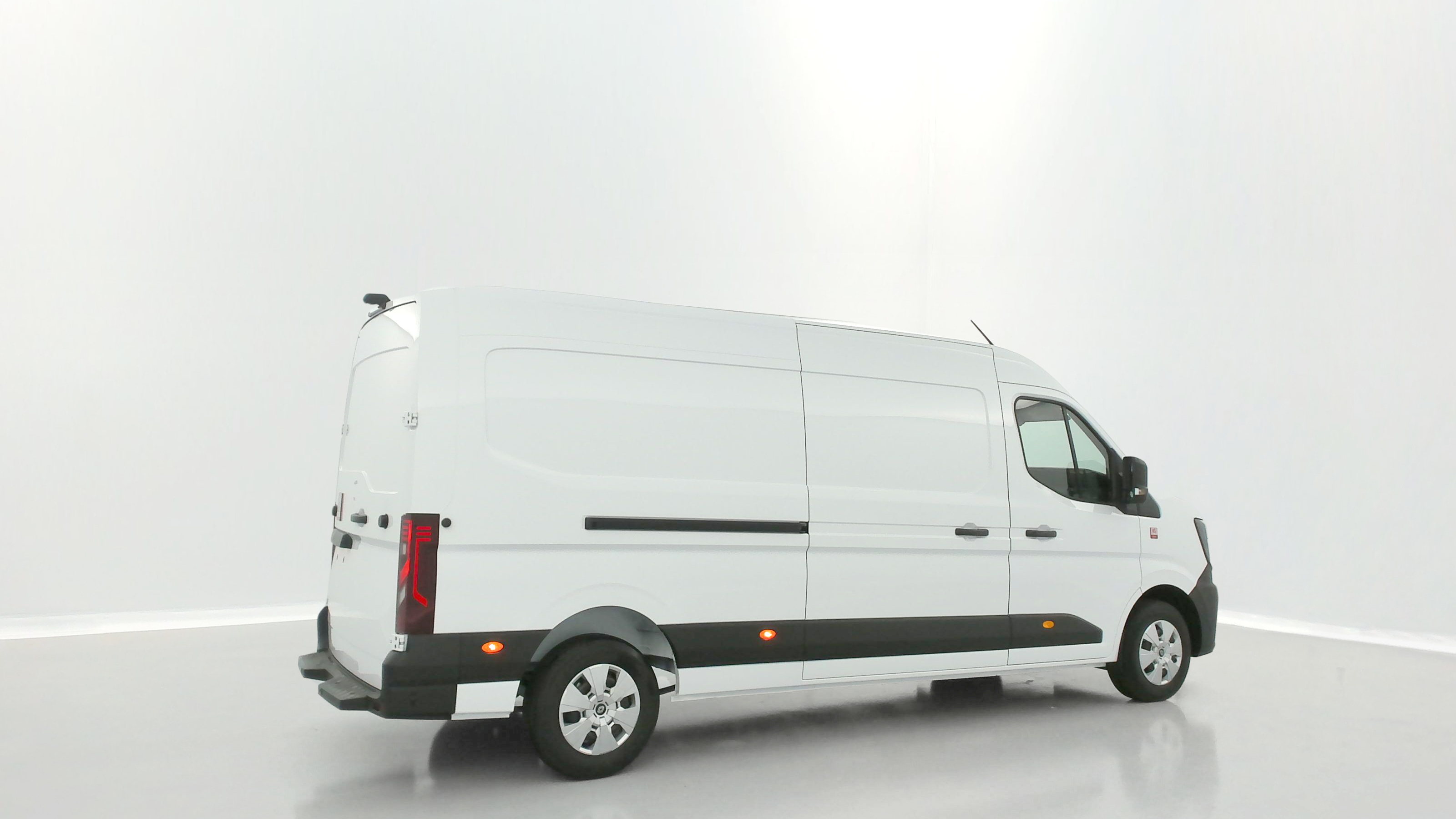 GLI00007112_p53 - RENAULT - MASTER - 2025 - photo 21