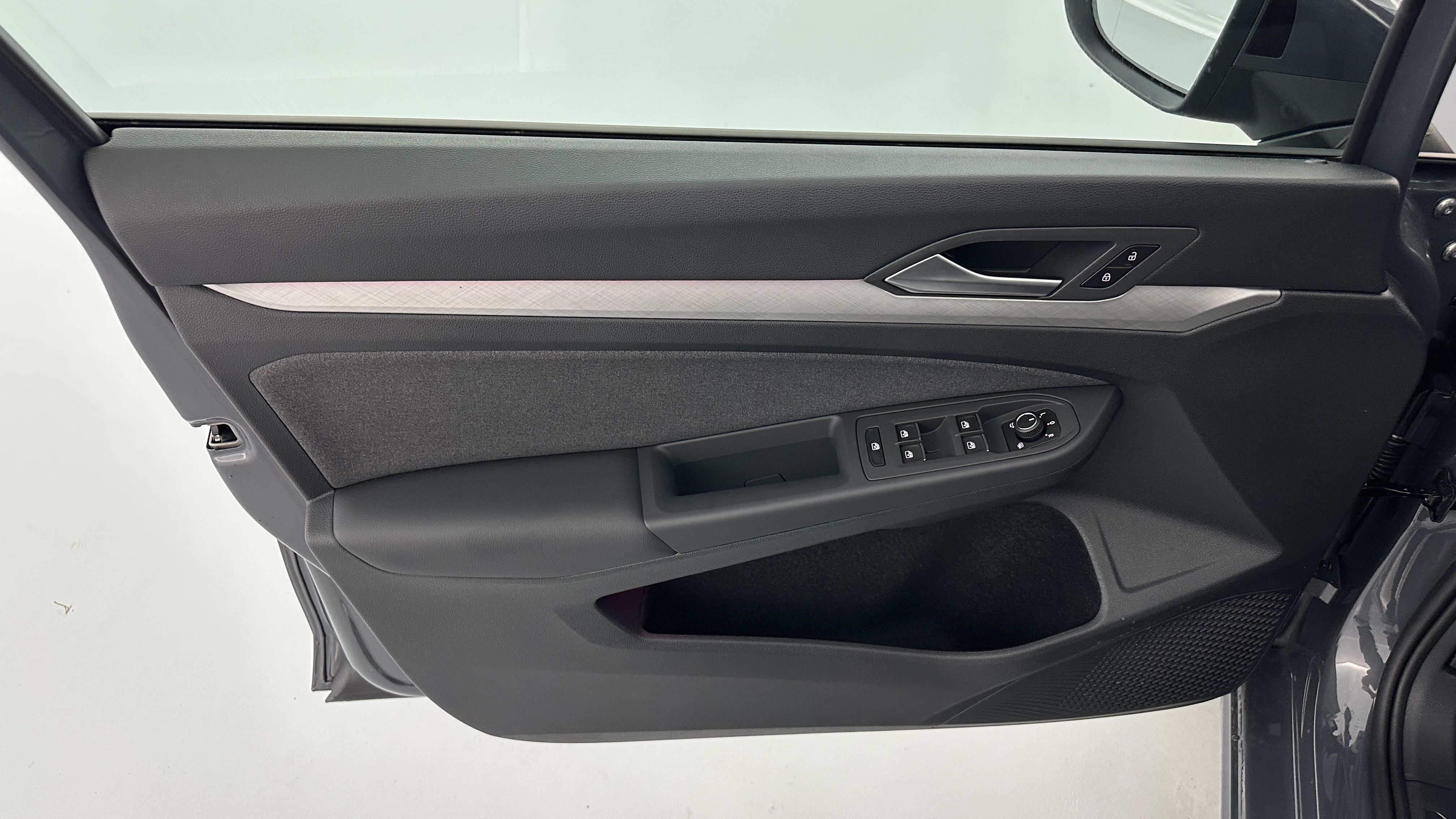 GLI00001756_p53 - VOLKSWAGEN - GOLF - 2025 - photo 13