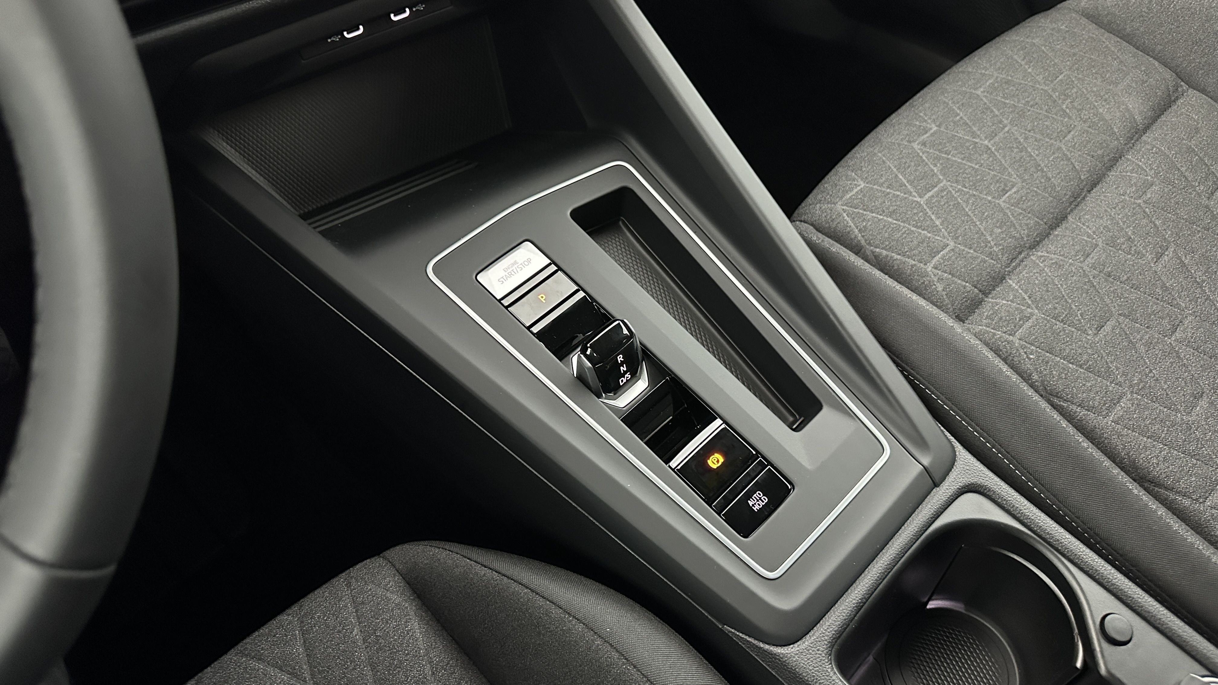 GLI00001756_p53 - VOLKSWAGEN - GOLF - 2025 - photo 17