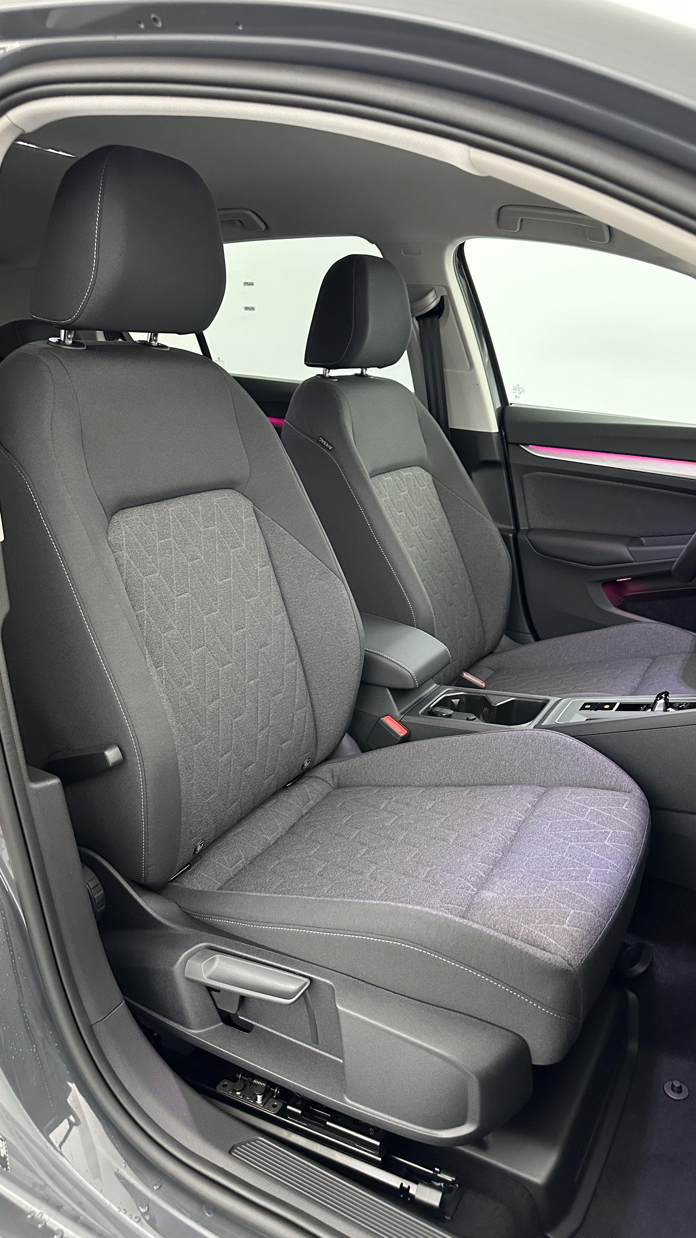 GLI00001756_p53 - VOLKSWAGEN - GOLF - 2025 - photo 18