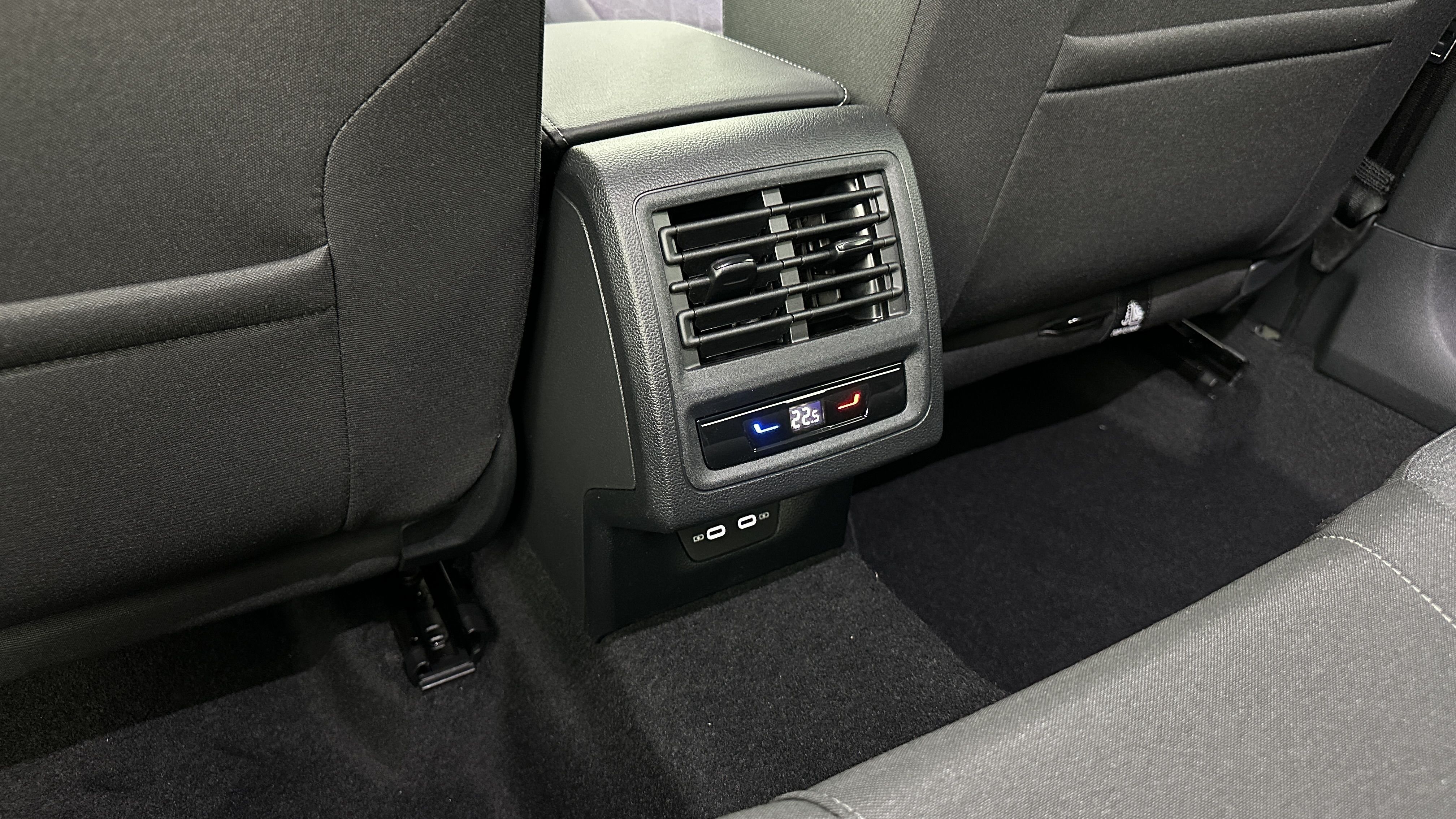 GLI00001756_p53 - VOLKSWAGEN - GOLF - 2025 - photo 22