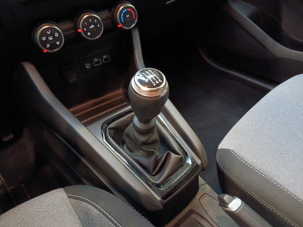 72544_p51 - RENAULT - CLIO - 2025 - photo 15