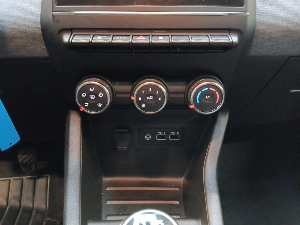 72544_p51 - RENAULT - CLIO - 2025 - photo 20