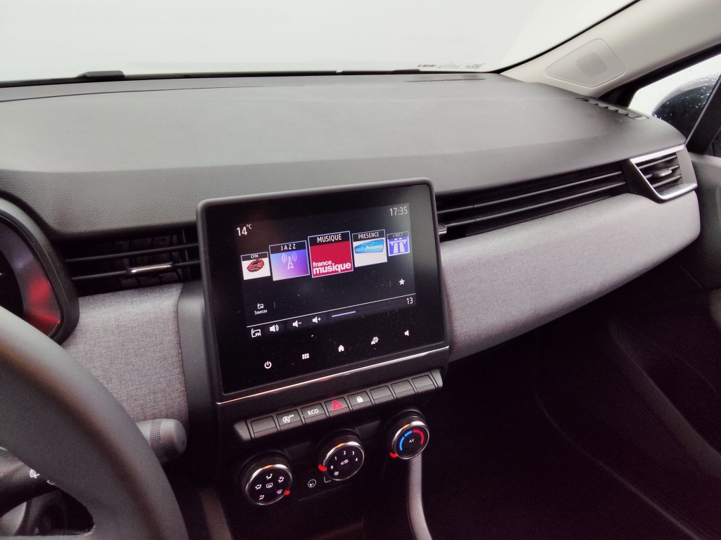 72487_p51 - RENAULT - CLIO - 2025 - photo 12