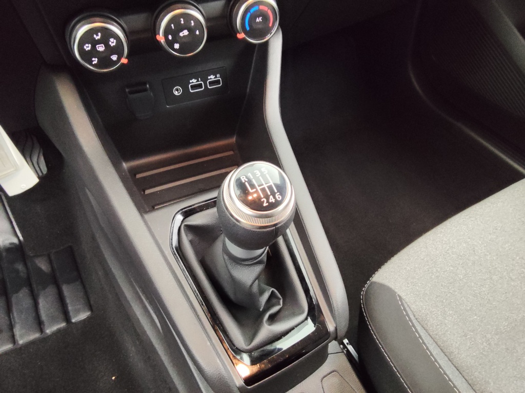 72487_p51 - RENAULT - CLIO - 2025 - photo 13