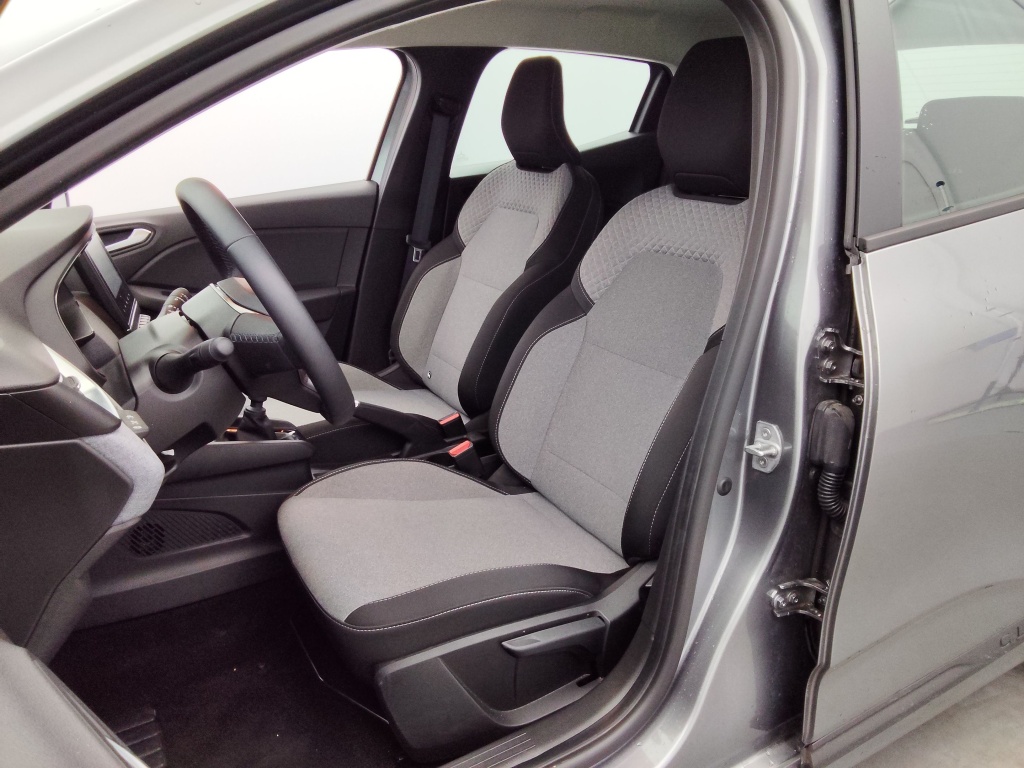 72487_p51 - RENAULT - CLIO - 2025 - photo 14