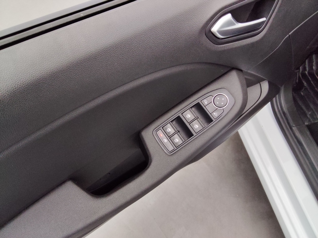 72563_p51 - RENAULT - CLIO - 2025 - photo 17