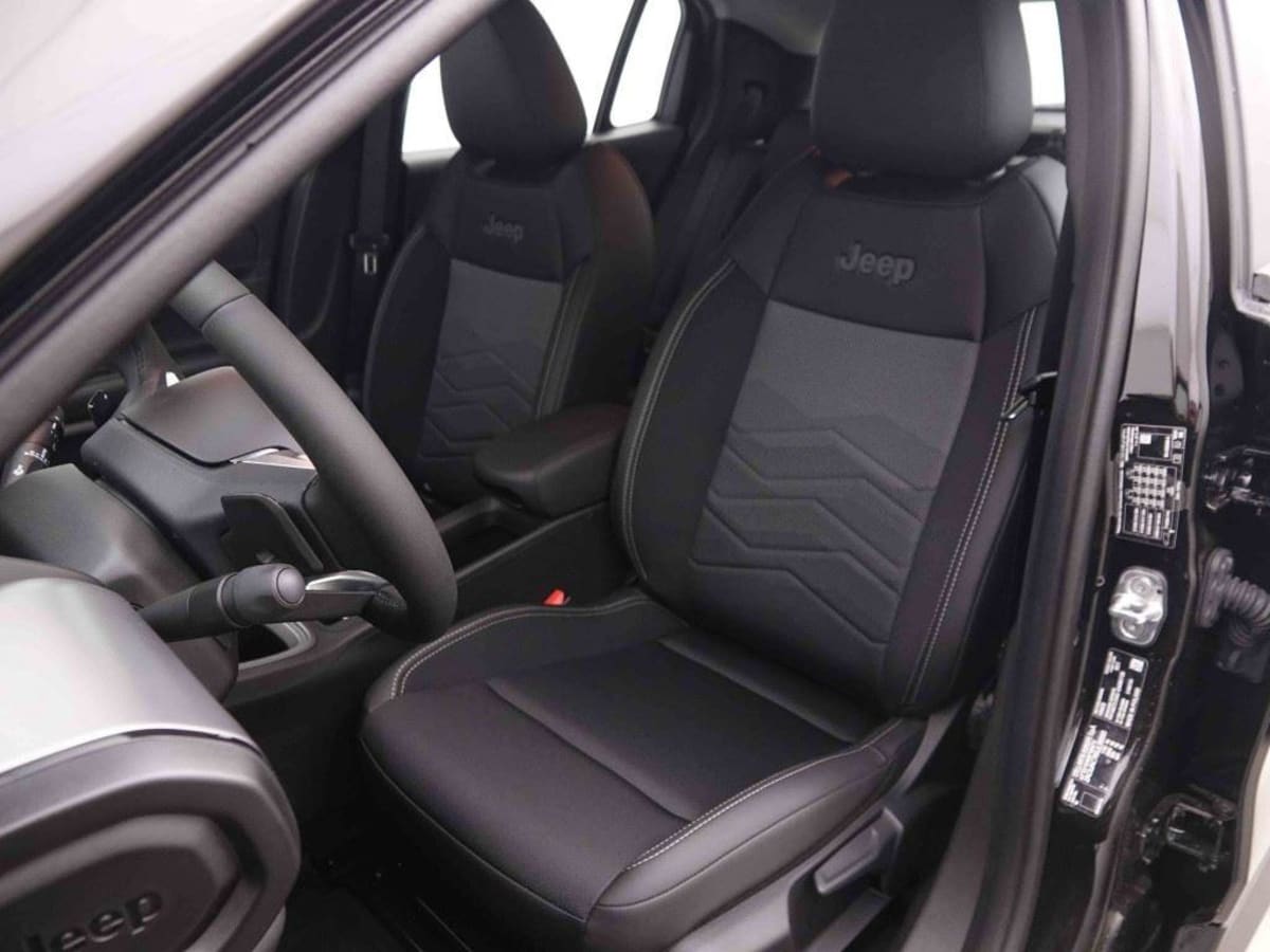 361562_p2 - JEEP - AVENGER - 2025 - photo 6