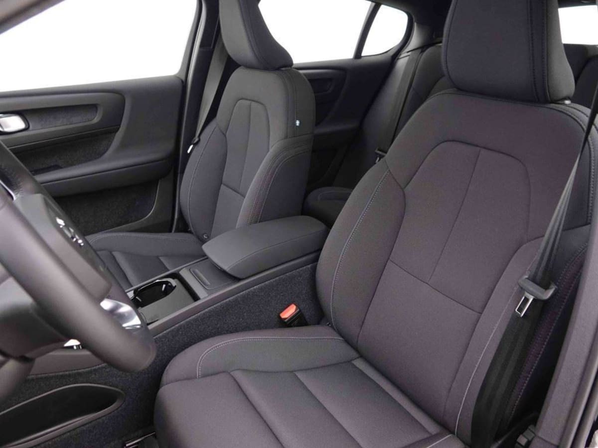 361102_p2 - VOLVO - EC40 - 2025 - photo 9