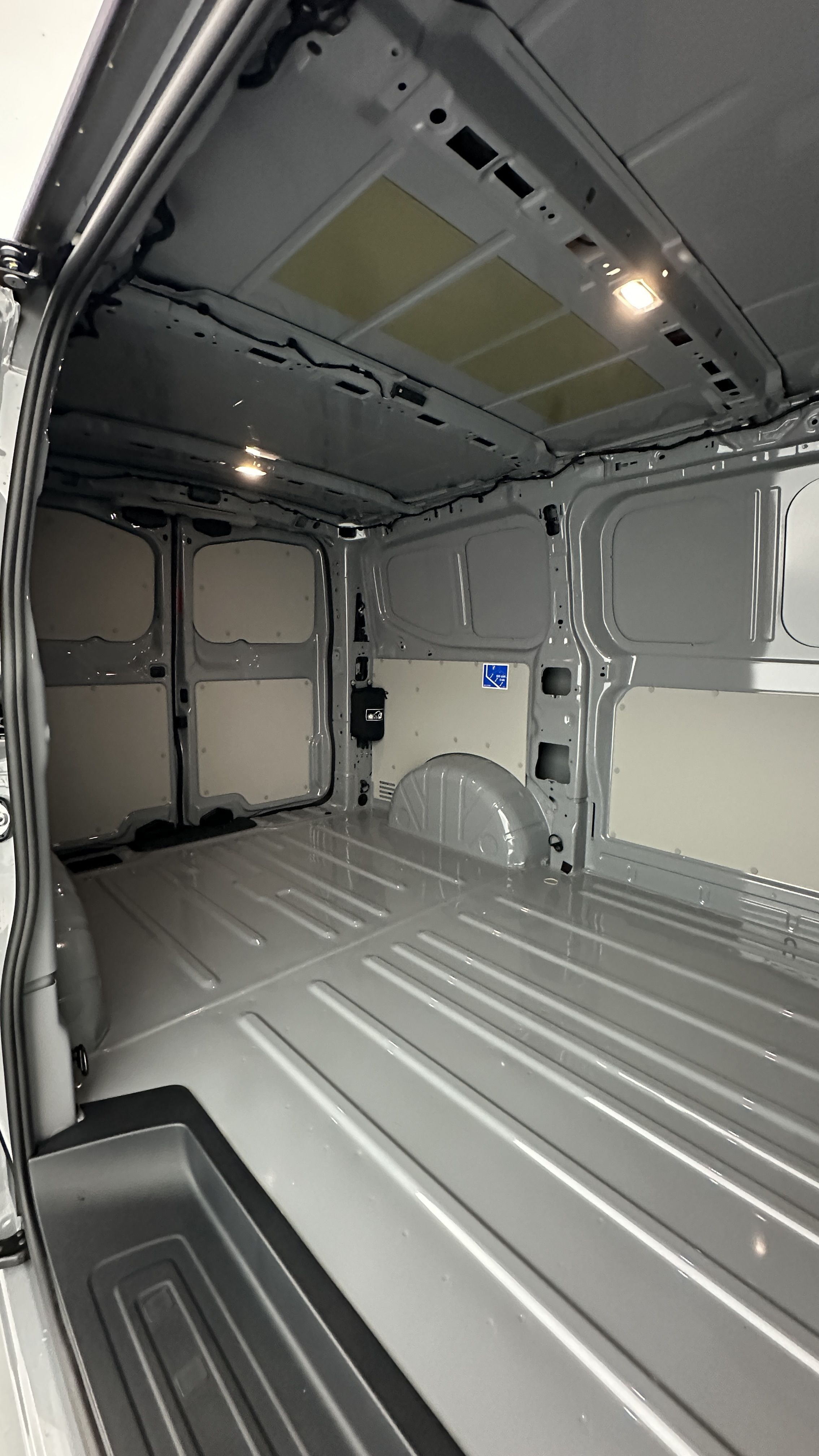 GLI00007684_p53 - VOLKSWAGEN - TRANSPORTER - 2025 - photo 8