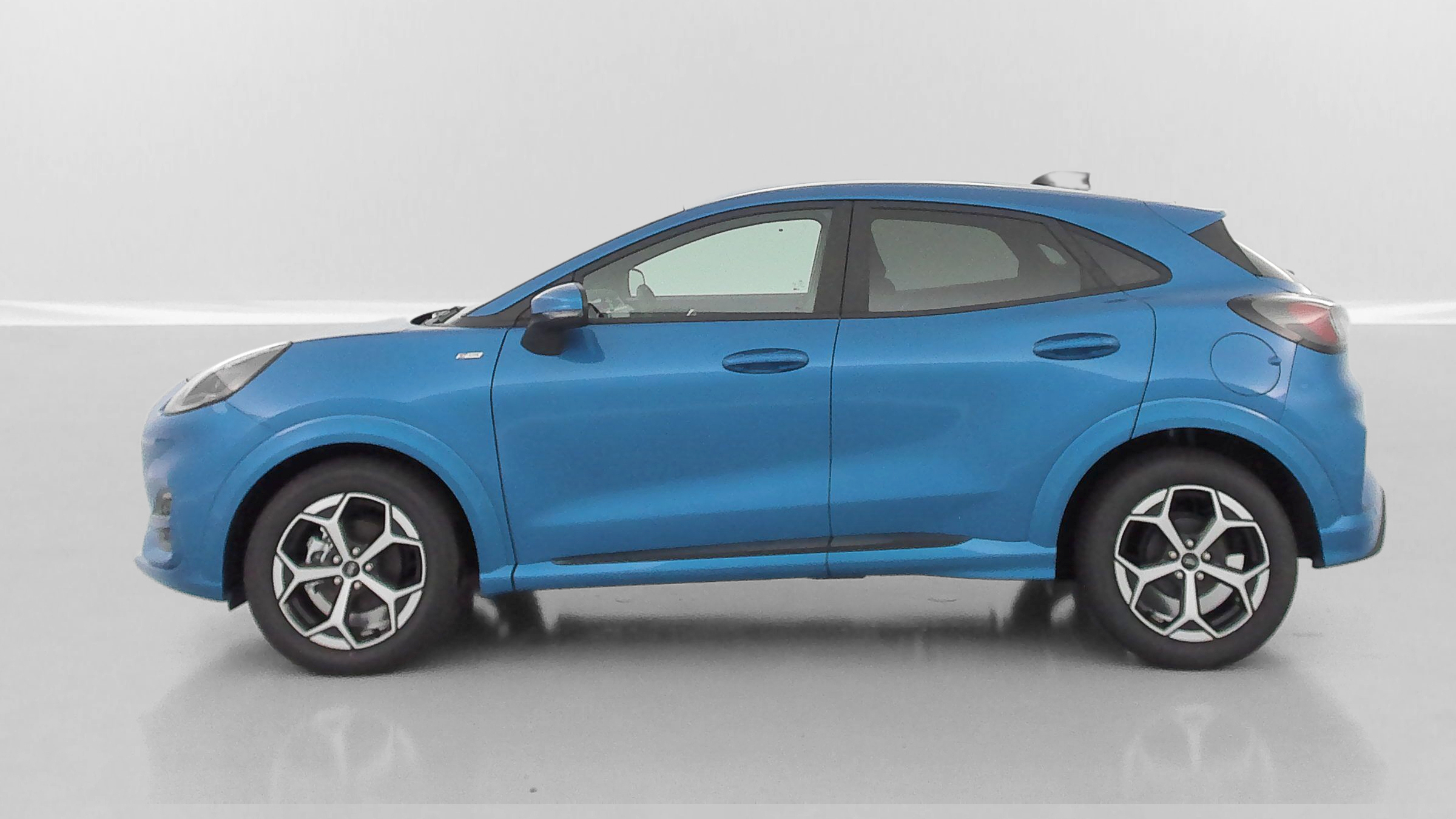 GLI00009881_p53 - FORD - PUMA - 2025 - photo 4