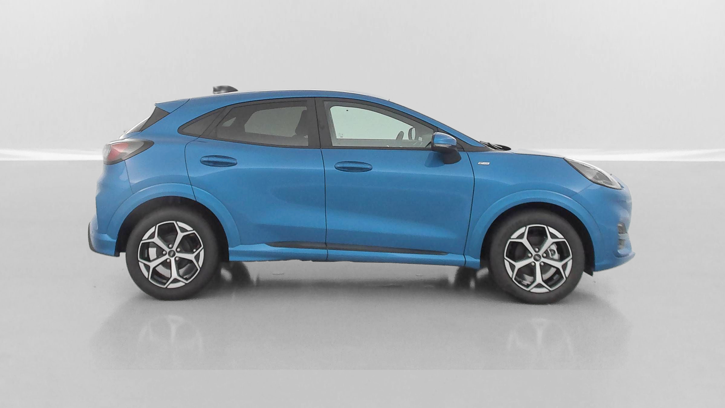 GLI00009881_p53 - FORD - PUMA - 2025 - photo 26