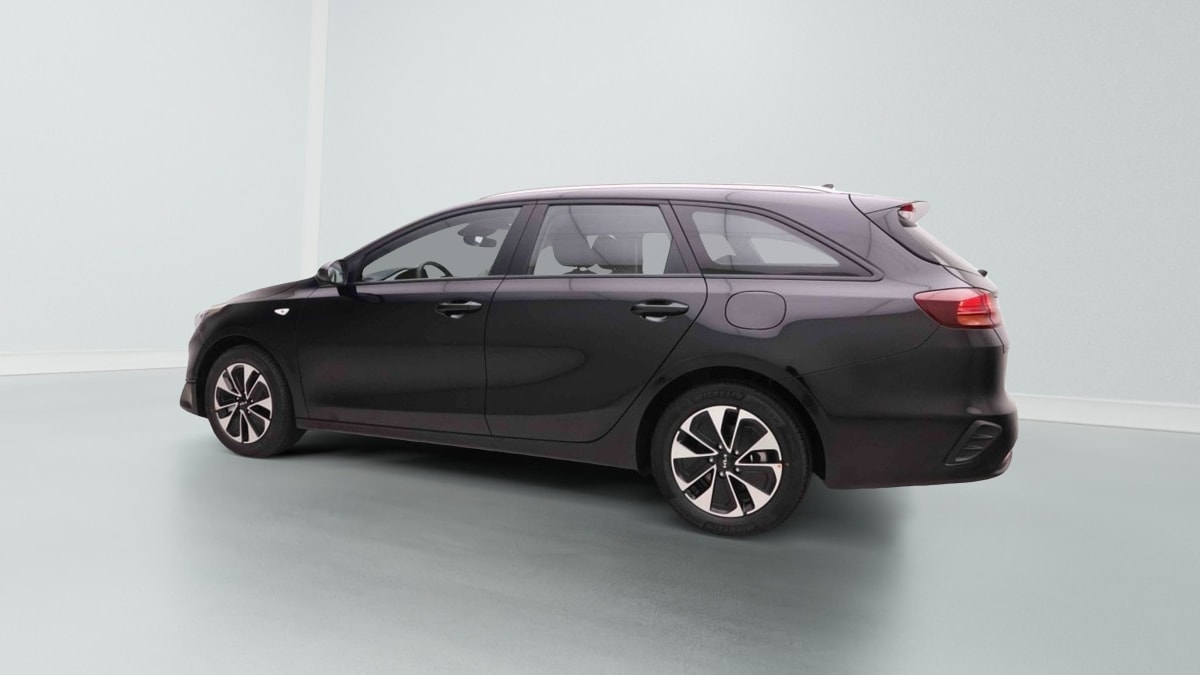 363902_p2 - KIA - CEED SW - 2025 - photo 3