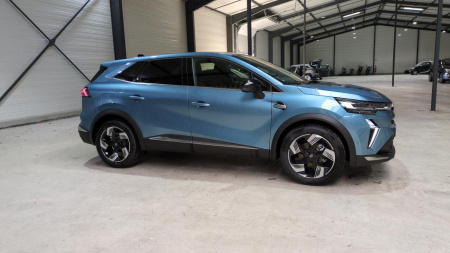 46733_p28 - RENAULT - SYMBIOZ - 2025