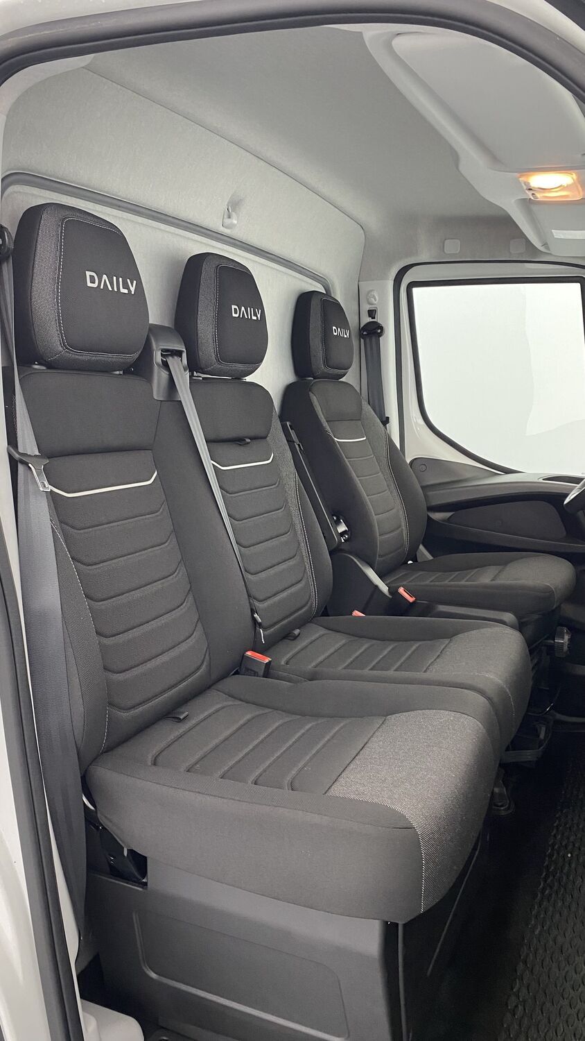 GLI00256489_p53 - IVECO - DAILY - 2025 - photo 15