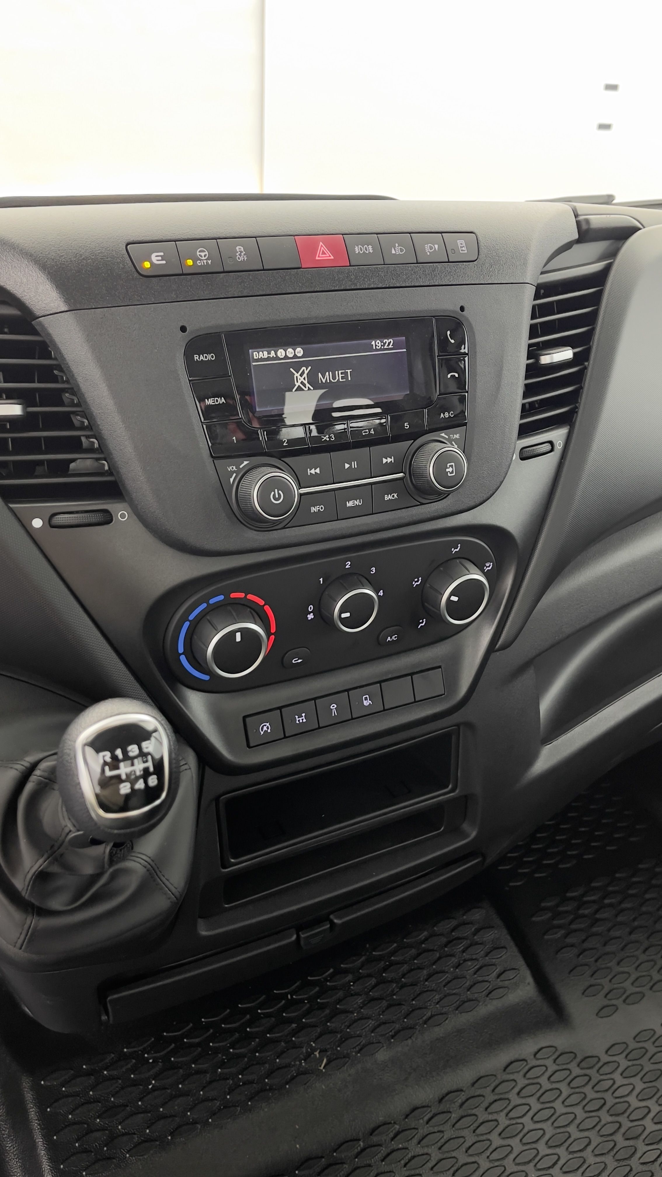 GLI00271626_p53 - IVECO - DAILY - 2025 - photo 9