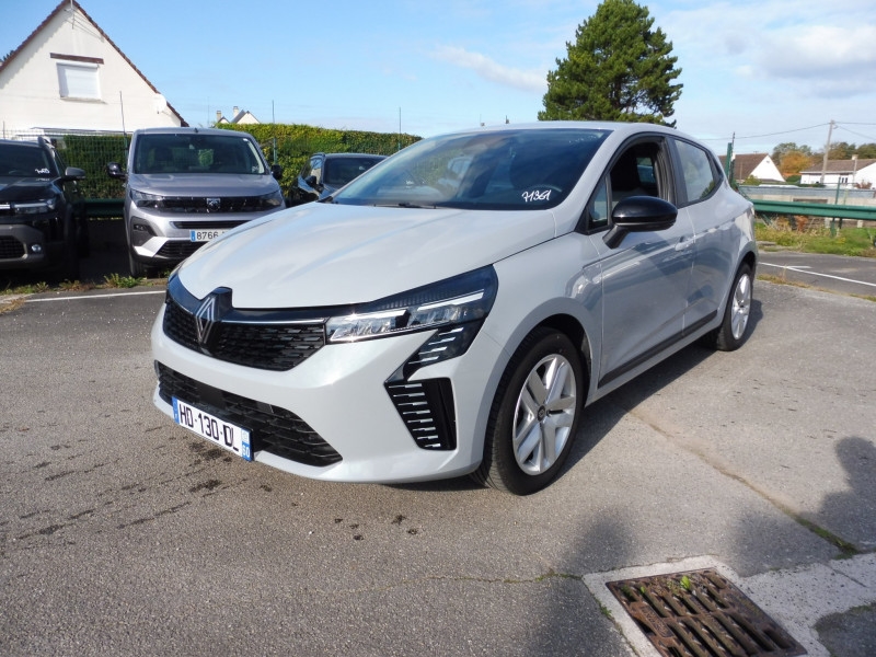 71361_p51 - RENAULT - CLIO - 2025 - photo 1