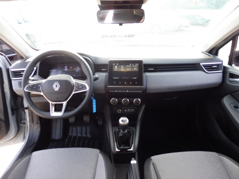 71361_p51 - RENAULT - CLIO - 2025 - photo 4