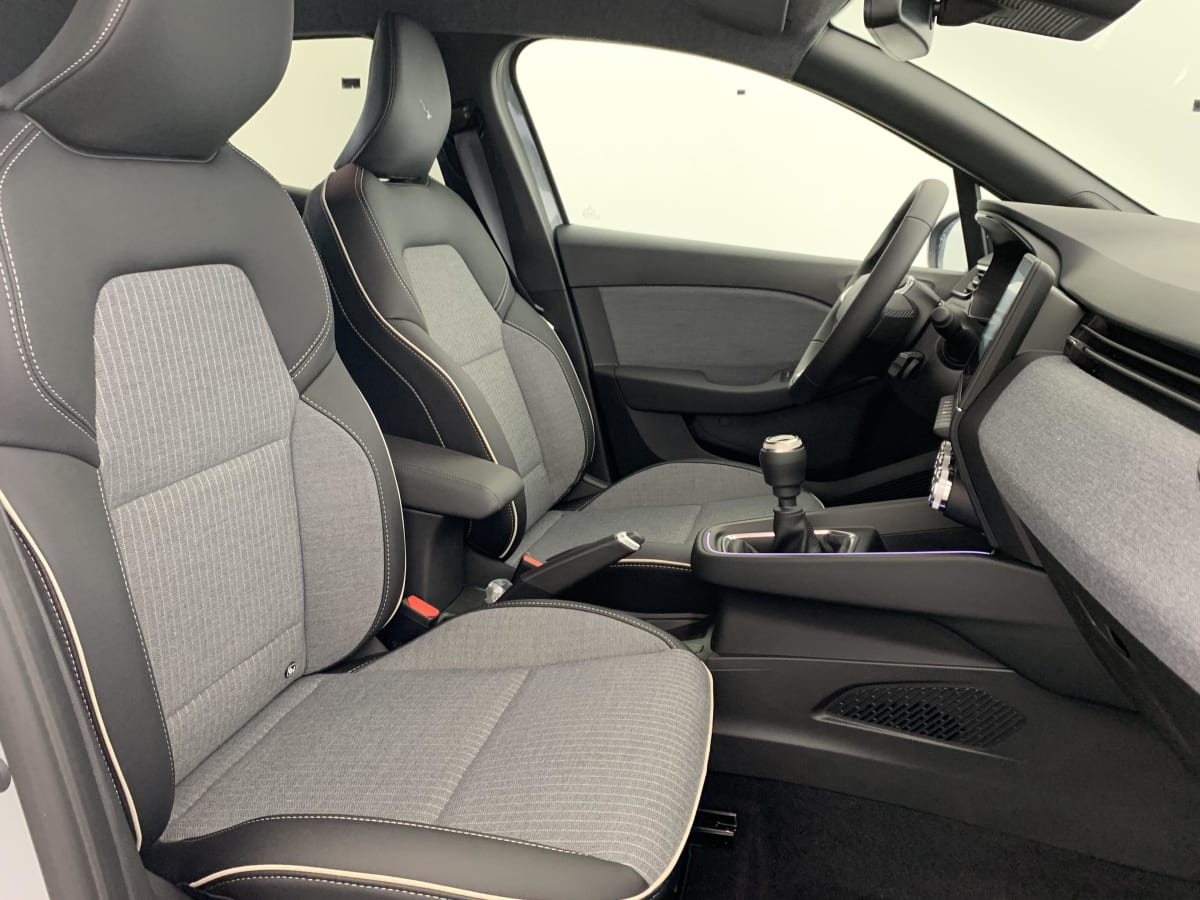 364736_p2 - RENAULT - CLIO 5 - 2025 - photo 9