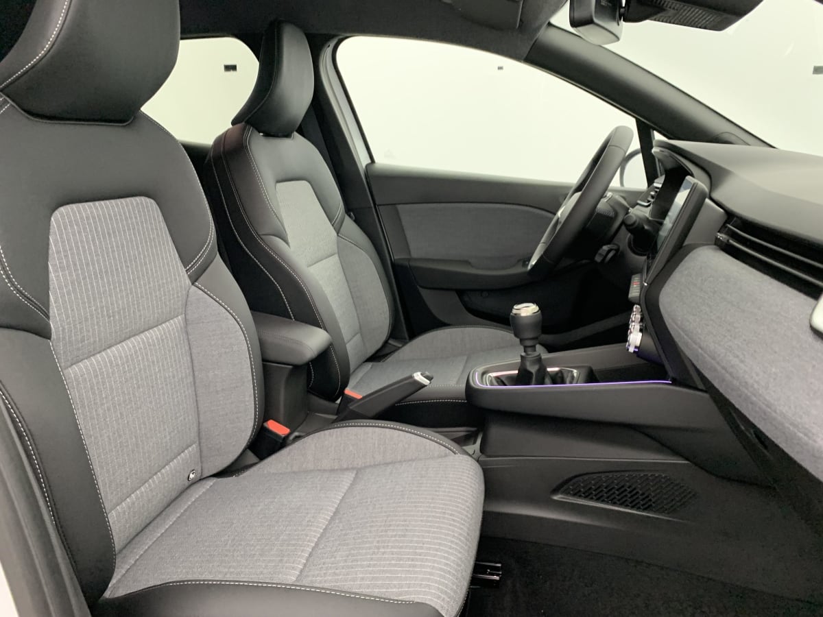 364744_p2 - RENAULT - CLIO 5 - 2025 - photo 9