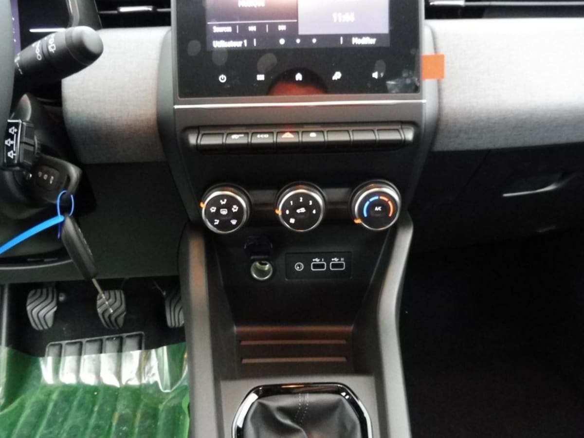 362433_p2 - RENAULT - CLIO - 2025 - photo 7